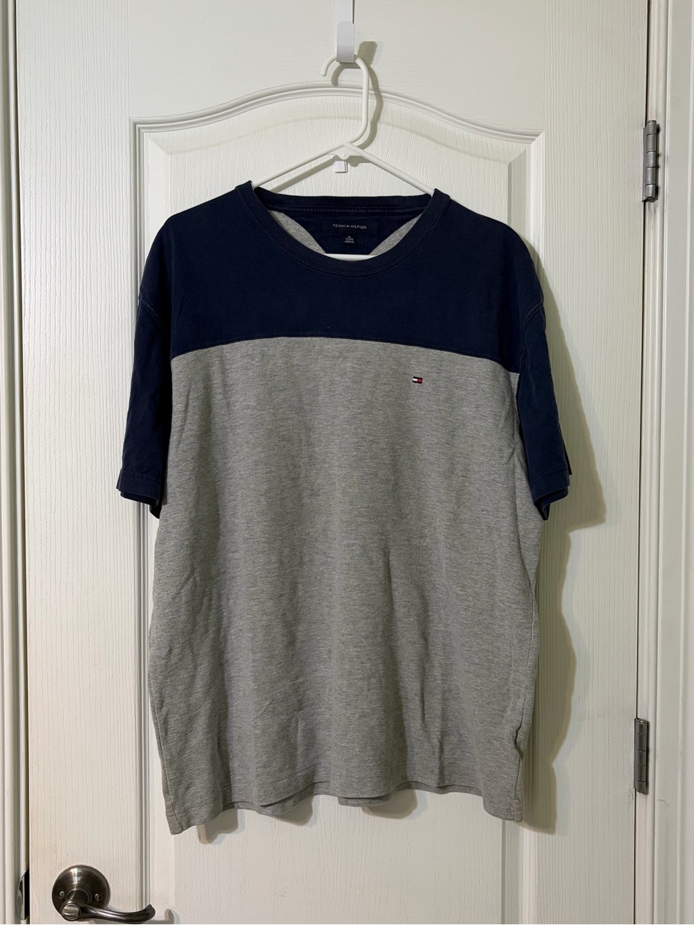 Tommy Hilfiger Two‑Tone Crew Neck Tee — Navy & Light Gray